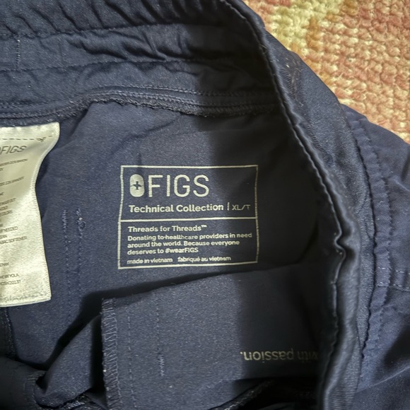 Figs Yola Skinny Navy Blue Scrub Pants - Picture 5 of 5